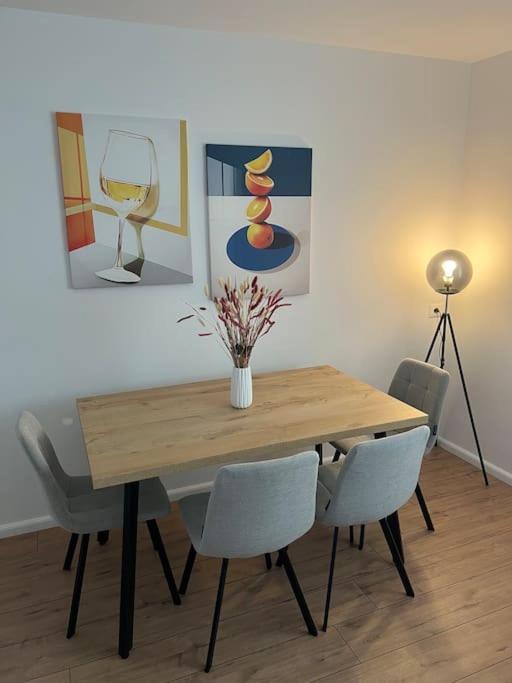 Modern Apt Near City Centre Shkoder Ngoại thất bức ảnh